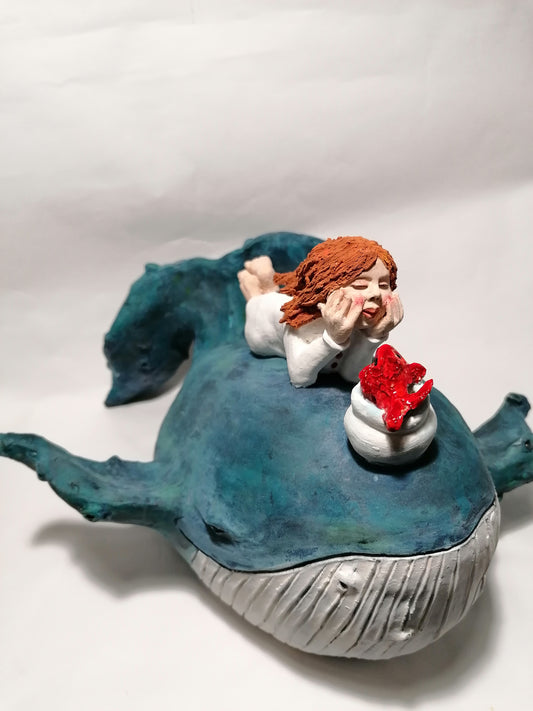 Baleine avec la petite fille qui demande à son poisson rouge de lui raconter une histoire By Sandrine De